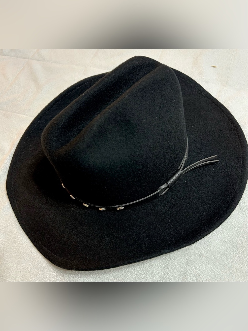 Rodeo King Black Felt Unisex Western Cowboy Hat Wide Brim Studded Band USA Sz L